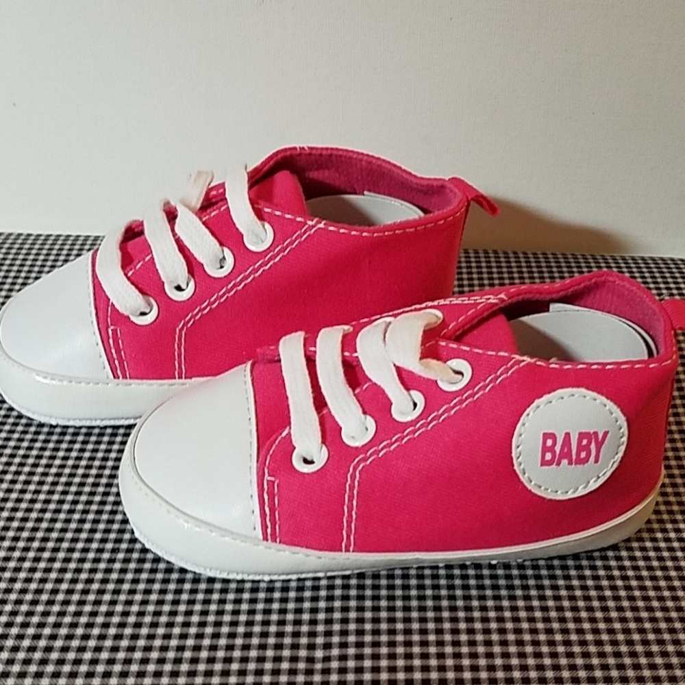 Sneakers Pink Shoes 12-18mo ths (5 1/2" x 2 1/4")